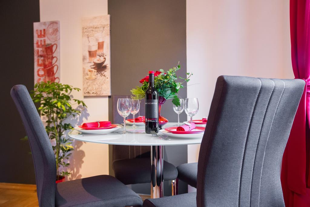 Visitzagreb Ruby Apartment ภายนอก รูปภาพ